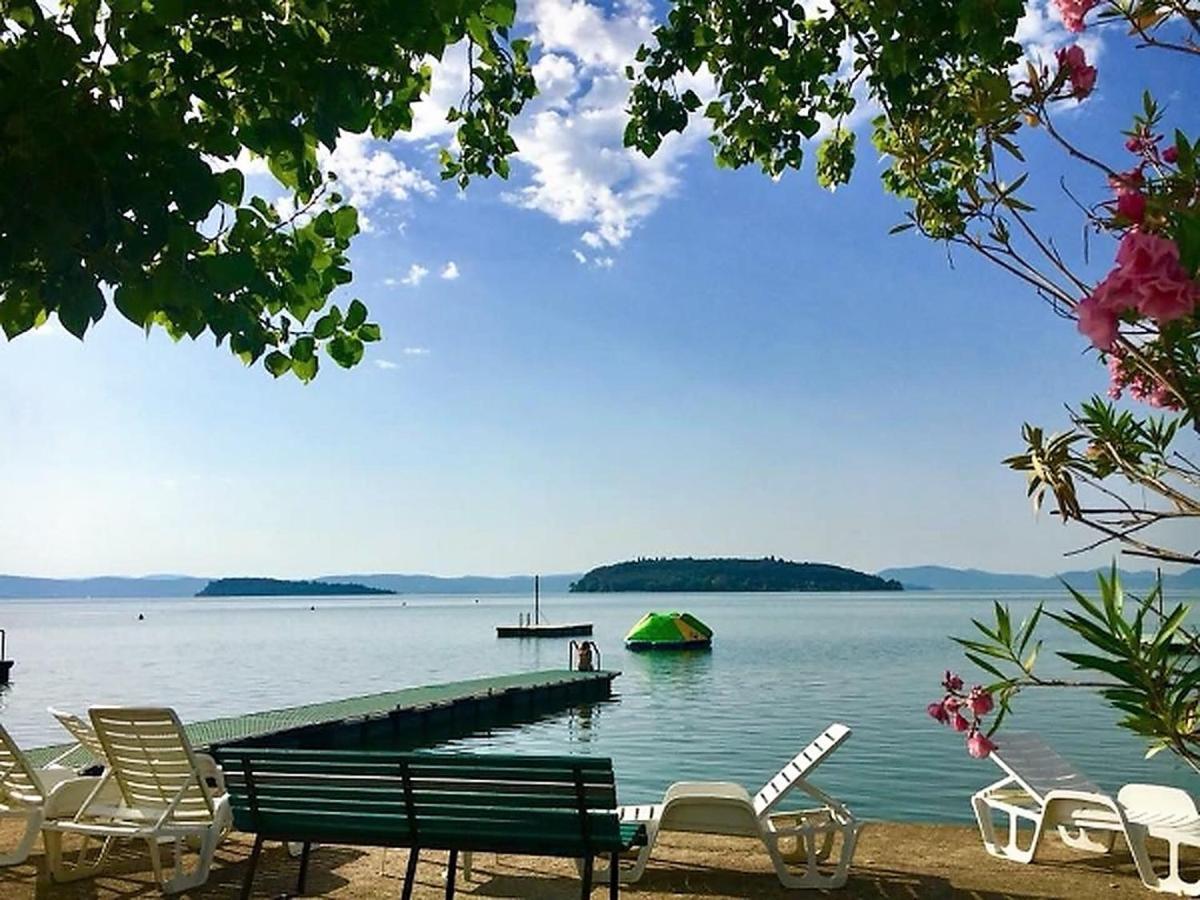 Camping Village Punta Navaccia Tuoro sul Trasimeno Exterior foto