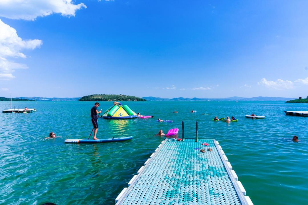 Camping Village Punta Navaccia Tuoro sul Trasimeno Exterior foto