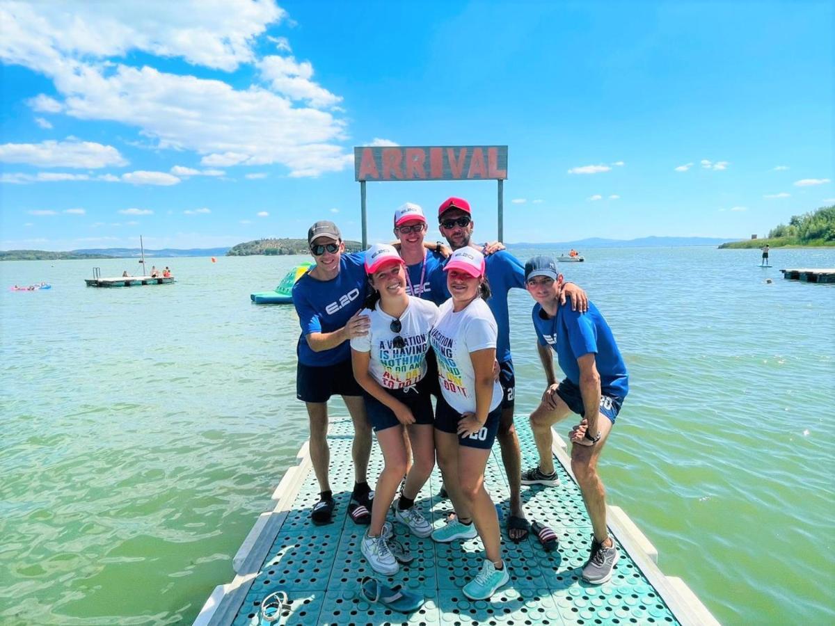 Camping Village Punta Navaccia Tuoro sul Trasimeno Exterior foto