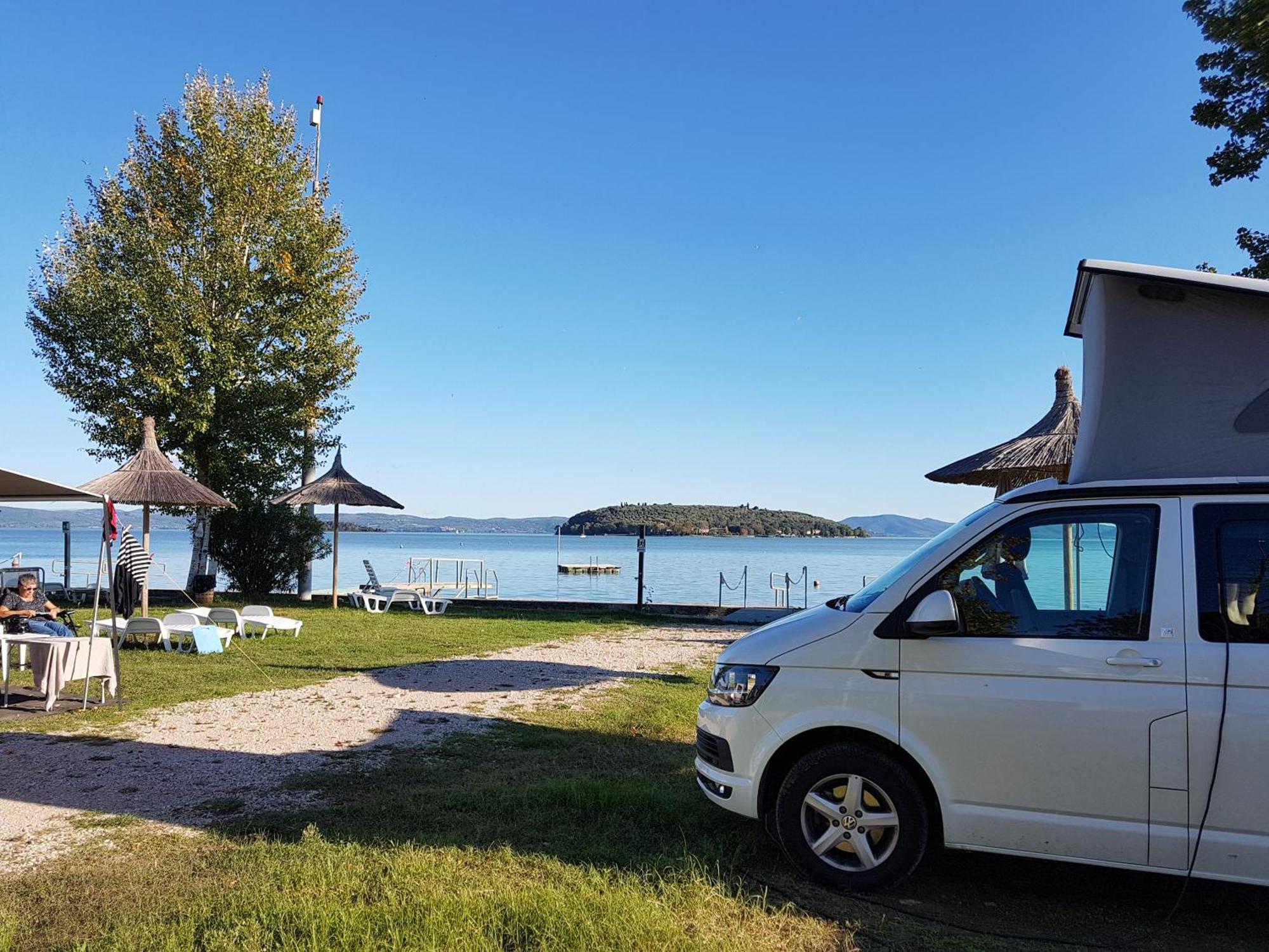Camping Village Punta Navaccia Tuoro sul Trasimeno Exterior foto