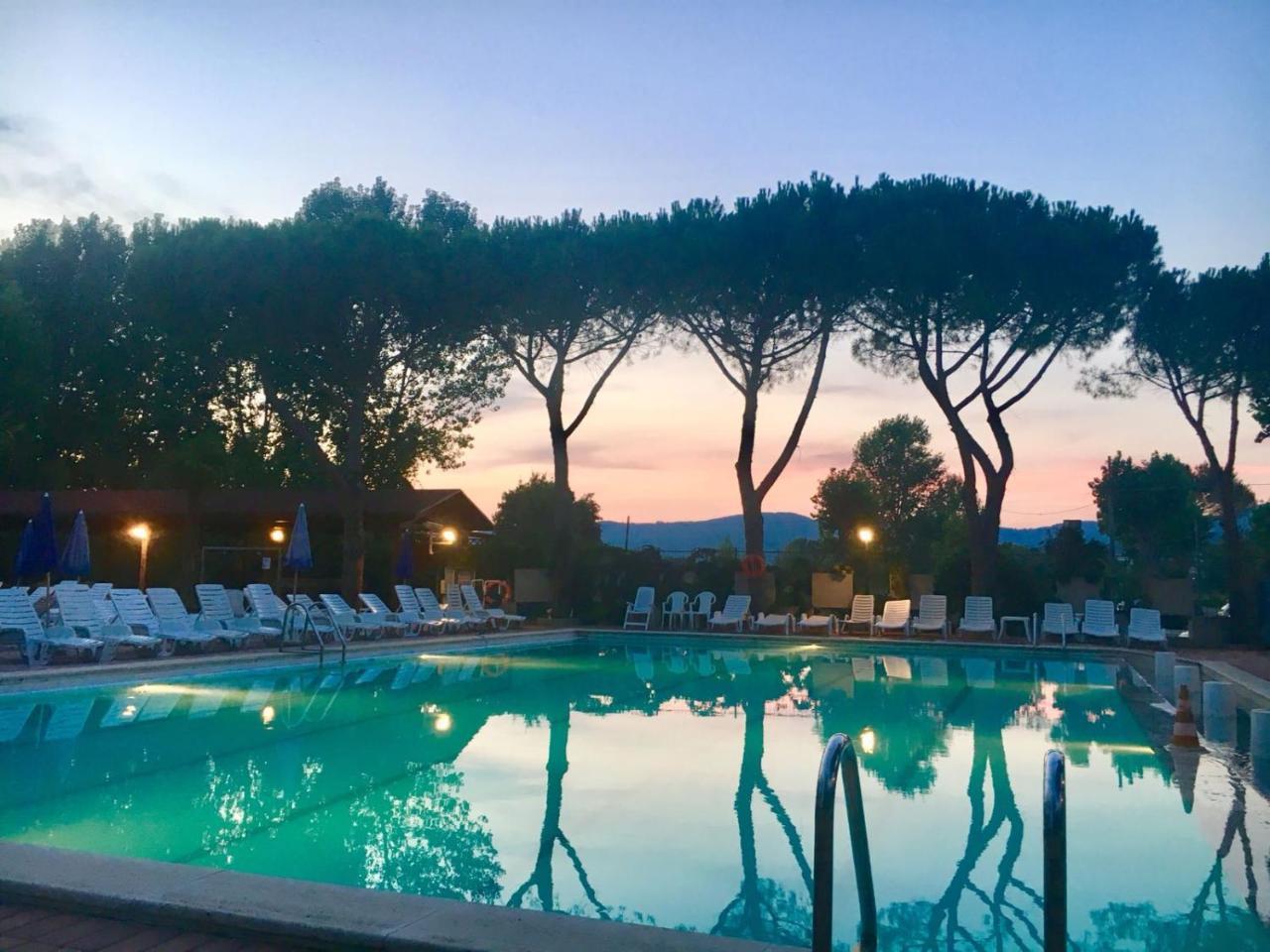 Camping Village Punta Navaccia Tuoro sul Trasimeno Exterior foto